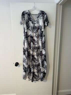 HUSKARY Gray Black Marble Print Maxi Dress Size Small